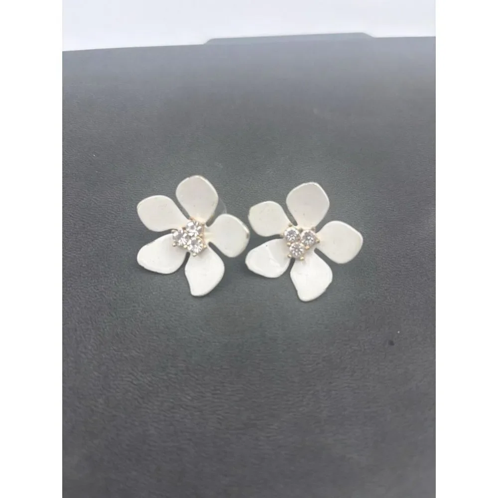White‎ Flower Stud Earrings. With Three Faux Diamonds In Center Enamel. 2615